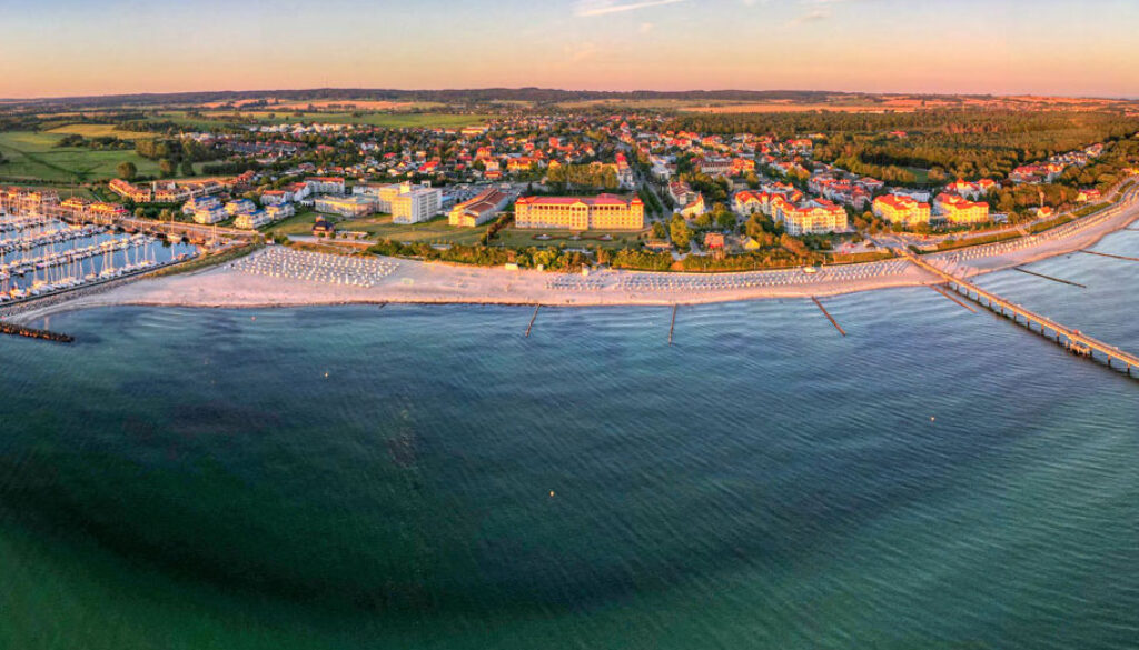 Ostseebad Kühlungsborn aus der Luft betrachtet, Drohnenaufnahmen vom August 2020